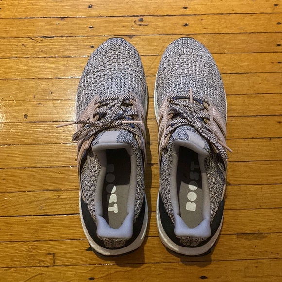 Ultraboost “Ash Pearl” - Picture 2 of 3